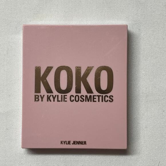 KOKO Collection Kylie Cosmetics Pressed Illuminating Powder TRUE MAMA - Picture 2 of 4